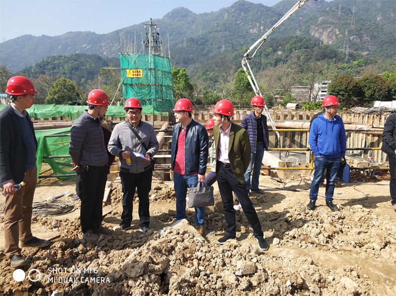 污水厂提标改造专项督查组莅临大学城污水处理厂察看工程进展.jpg